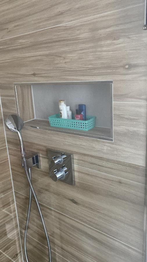 Charmante Ferienwohnung-Neubau- タウヌスシュタイン エクステリア 写真